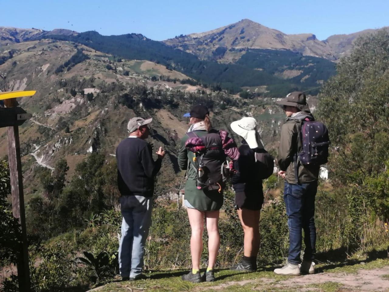 Hostal El Vaquero Chugchilan Bagian luar foto